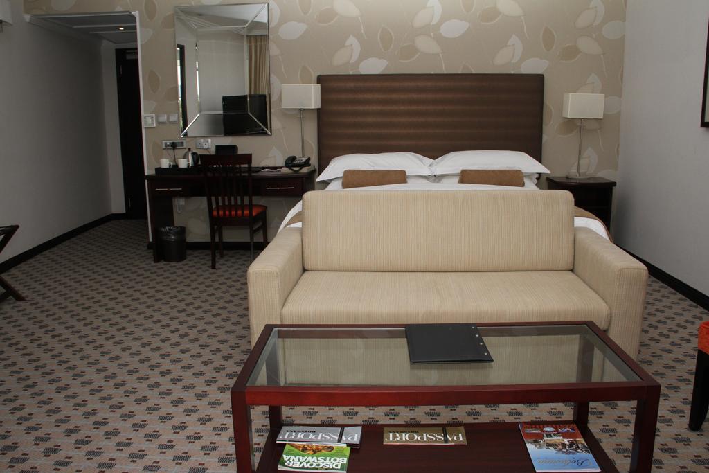 Phakalane Golf Estate Hotel Resort Gaborone Bilik gambar