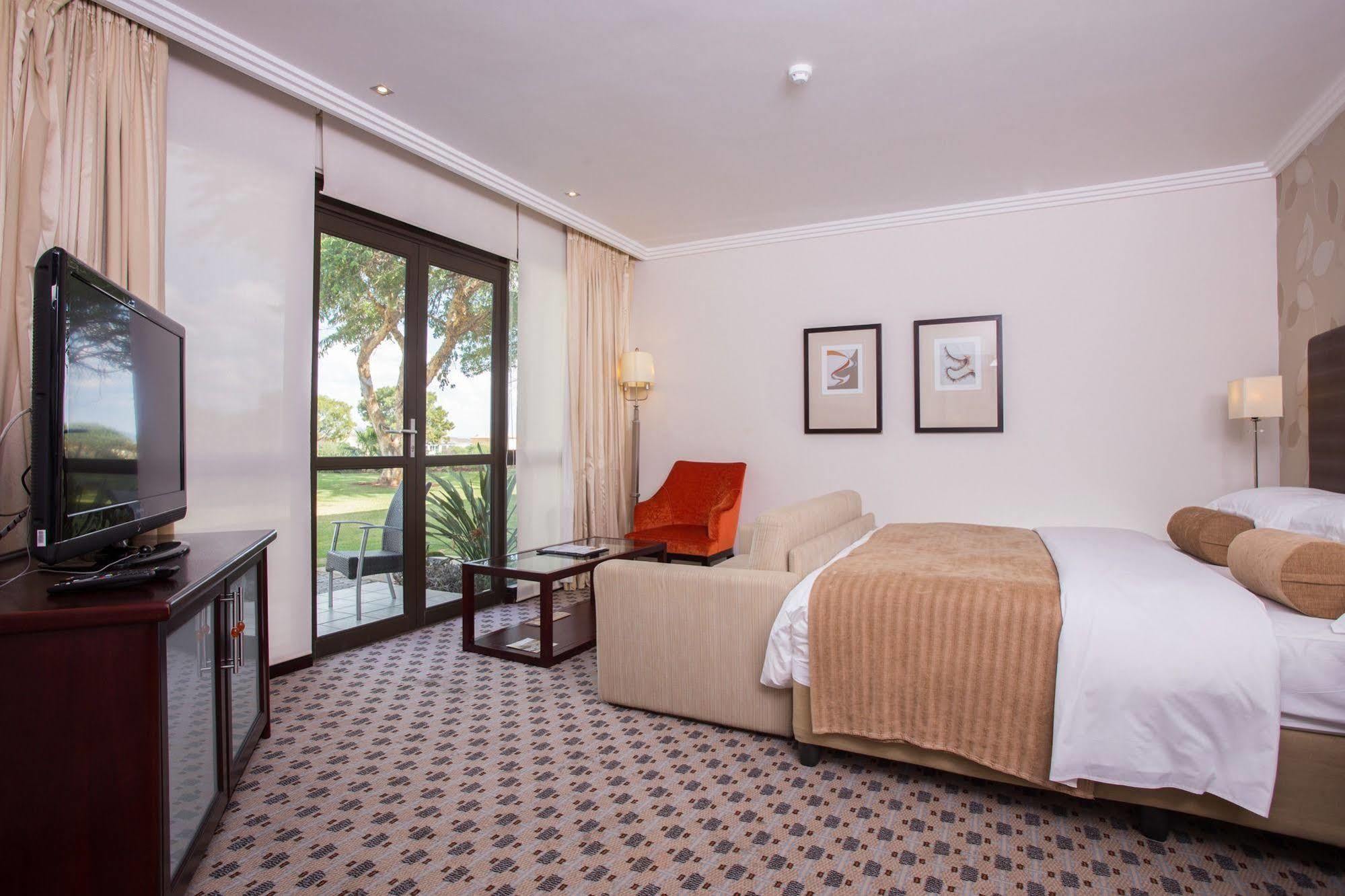 Phakalane Golf Estate Hotel Resort Gaborone Luaran gambar